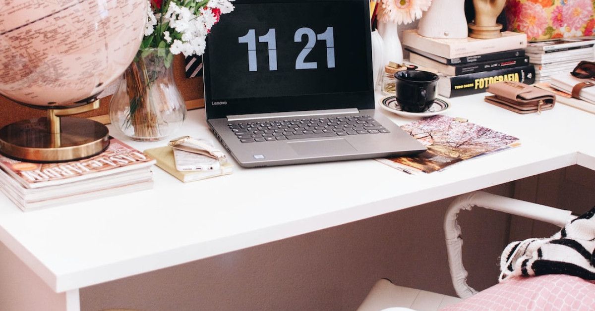 Thoughtful birthday card ideas for boss, showing appreciation stylishly.