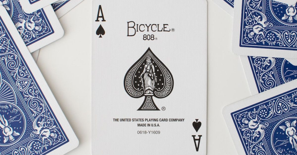 Basketball birthday card for slam dunk celebrations: score big!