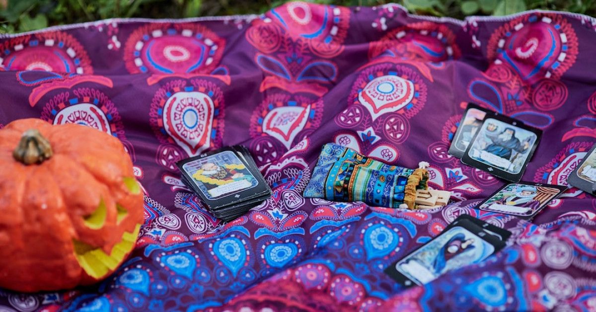 Unleash a vibrant Sonic birthday card experience for all