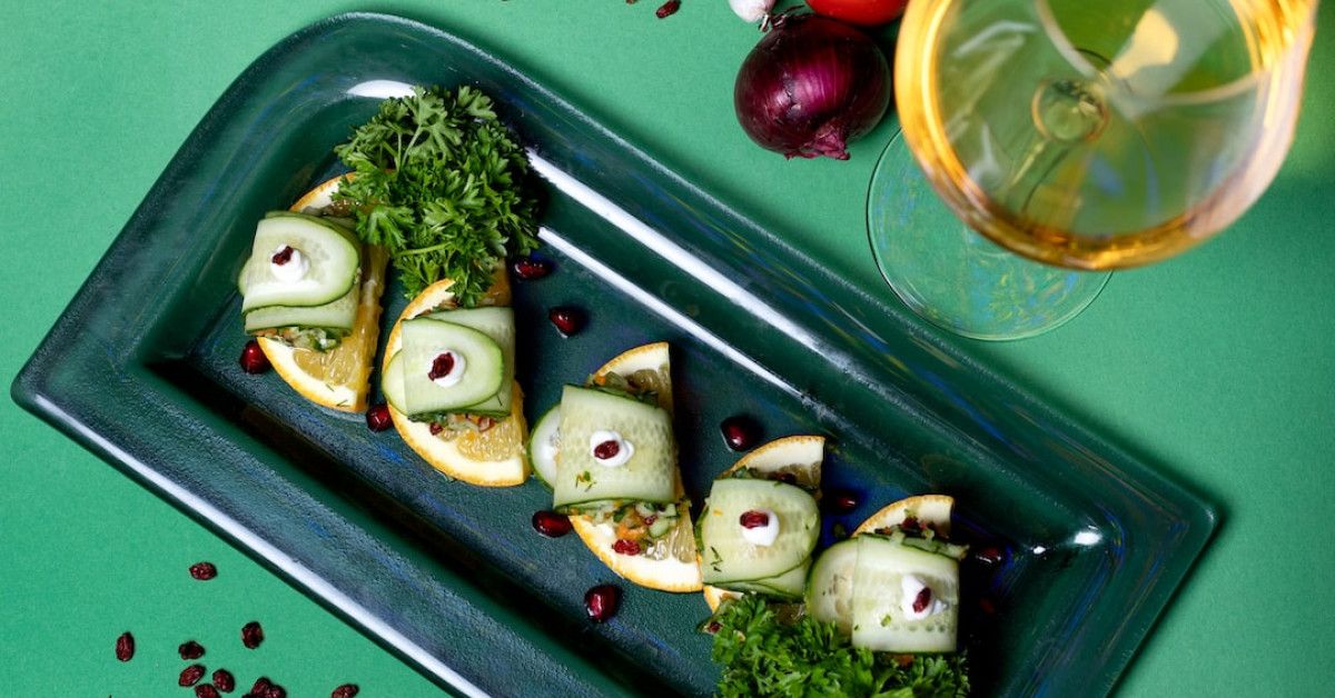 Frozen-themed card for a magical and enchanting birthday experience.